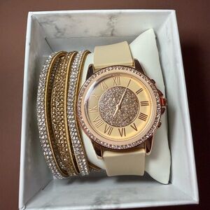 Elegant Gold Women's Watch with Crystal Accents